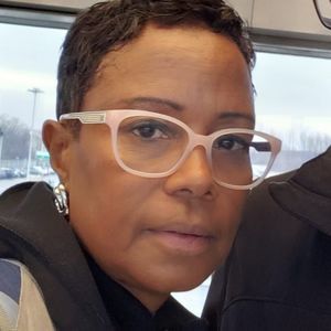 Meet your Posher, Gale